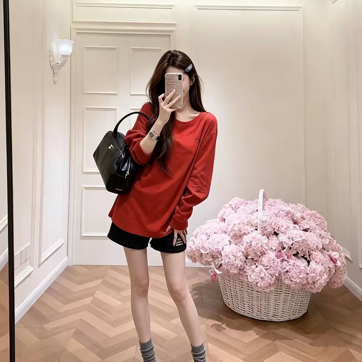 Loose Red Long Sleeve T-Shirt for Women, Comfortable and Versatile Top