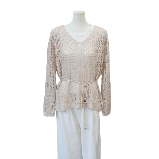 Hollow out V-neck long sleeved top