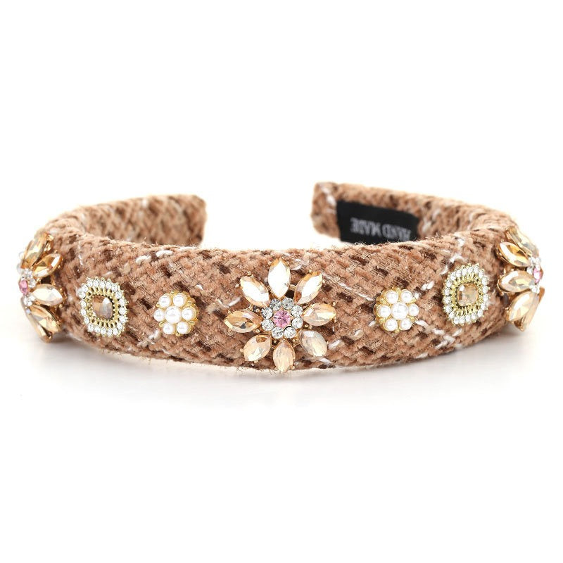 Fashionable fabric wide edge washbasin headband with diamond inlay