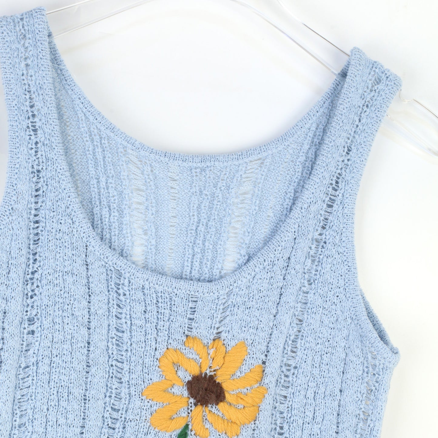 Sleeveless round neck top