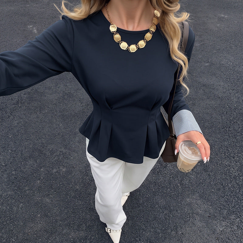 Women's long sleeved hoodie with folded waist and cuffs