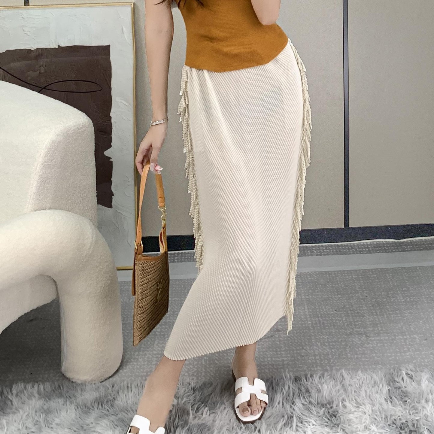 Tassel Knitted Half length Skirt for Women Autumn/Winter, pleated mid length, A-line temperament, hip hugging long skirt
