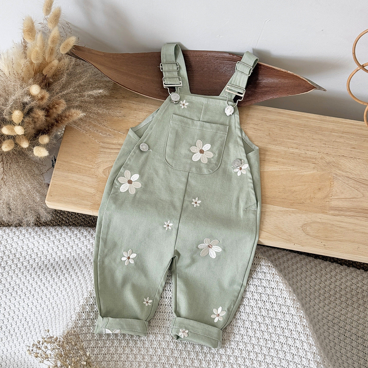 Strap pants with flower embroidery and sleeveless jumpsuit