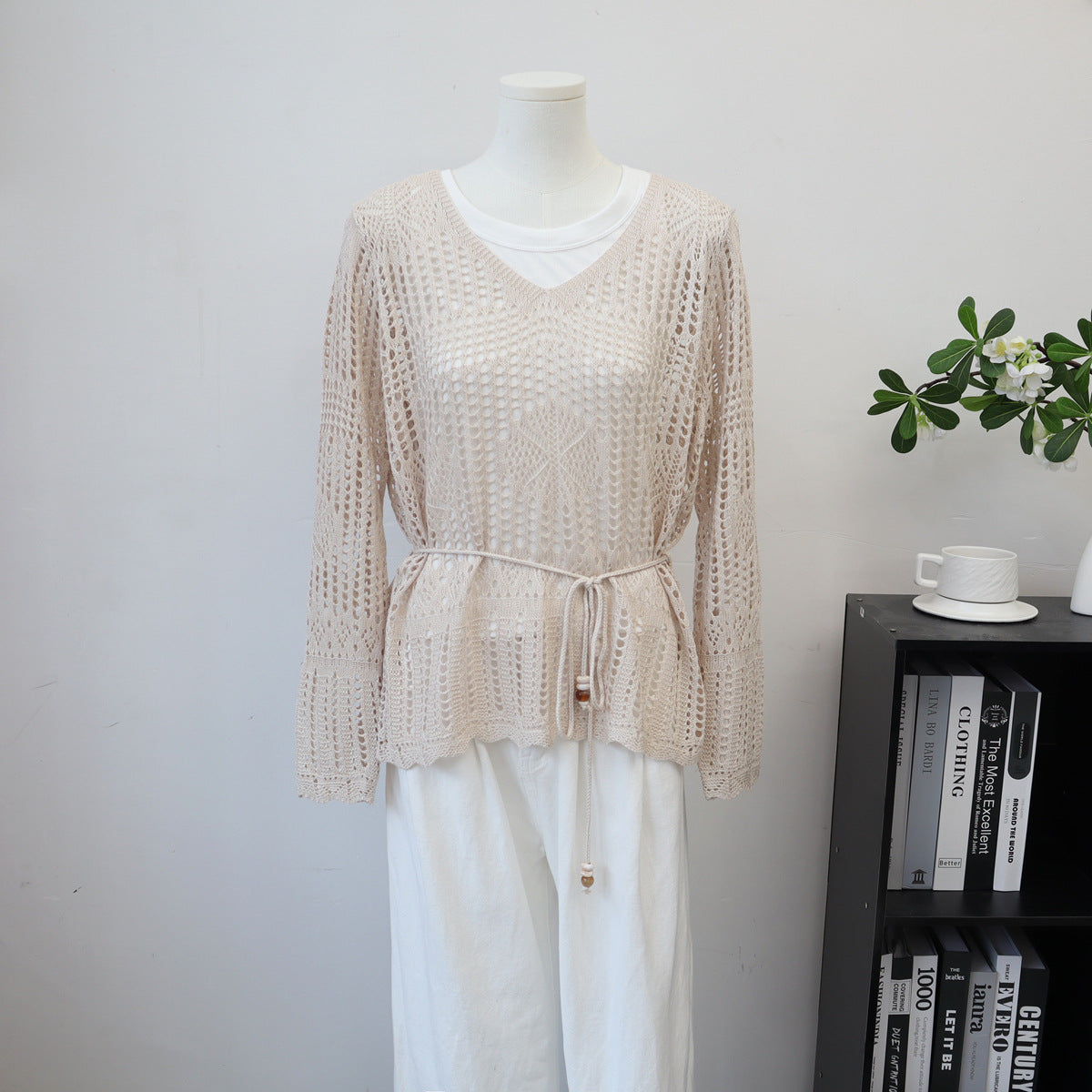 Hollow out V-neck long sleeved top