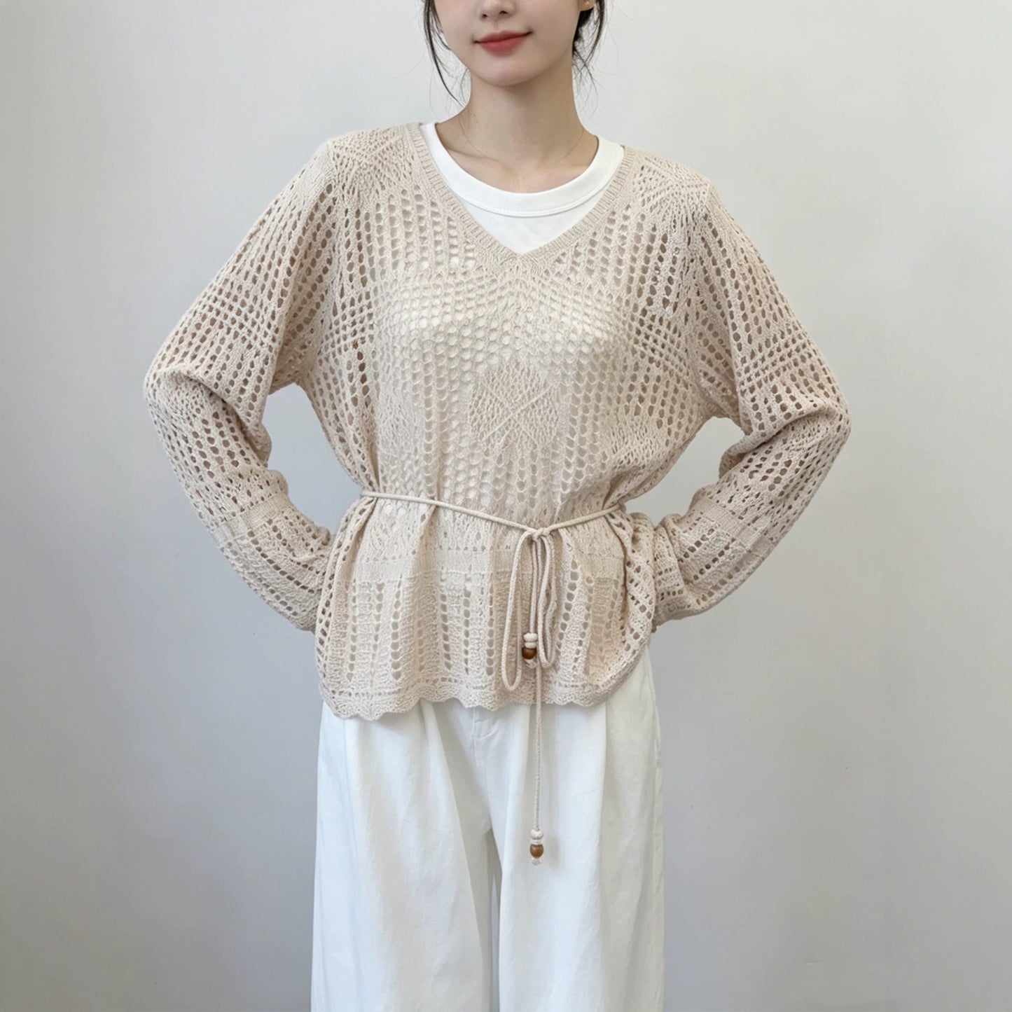 Hollow out V-neck long sleeved top