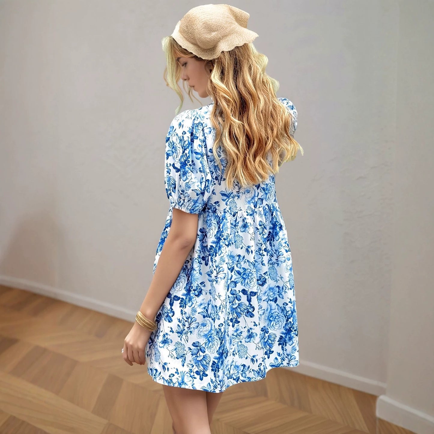 Loose short sleeved women's dress