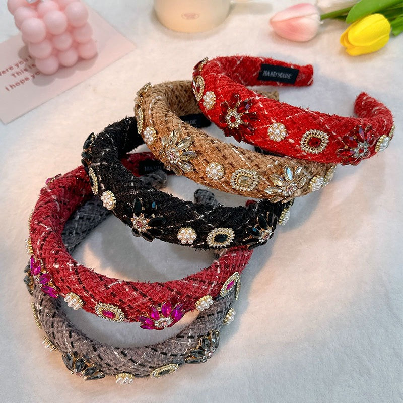 Fashionable fabric wide edge washbasin headband with diamond inlay