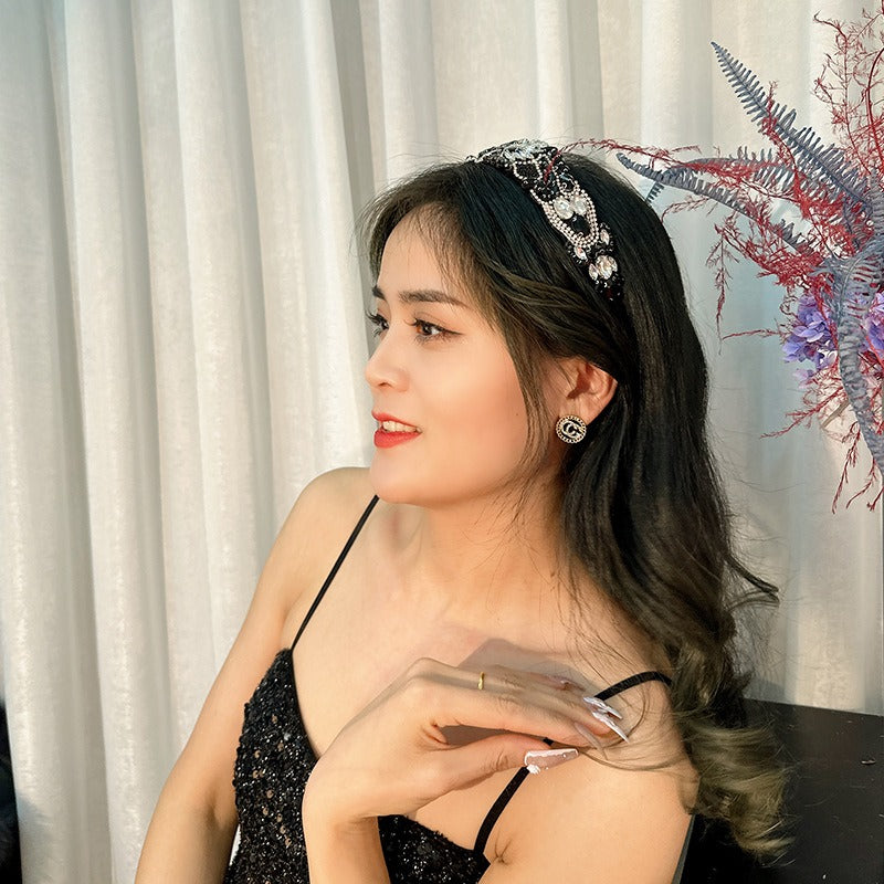 Fashionable and Versatile Retro Baroque Diamonds Light Luxury Love Hair Accessories
