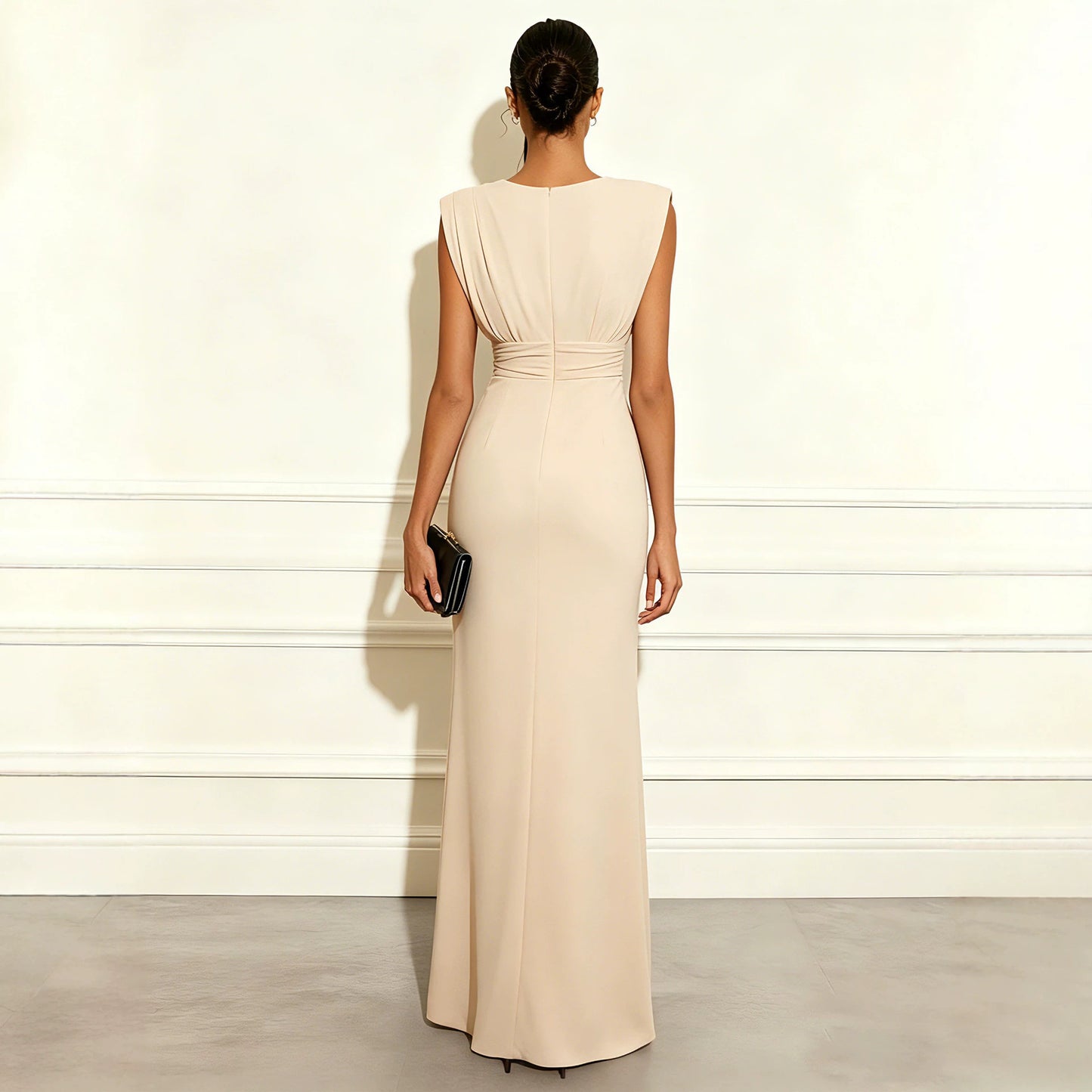 Solid color V-neck sleeveless slit dress