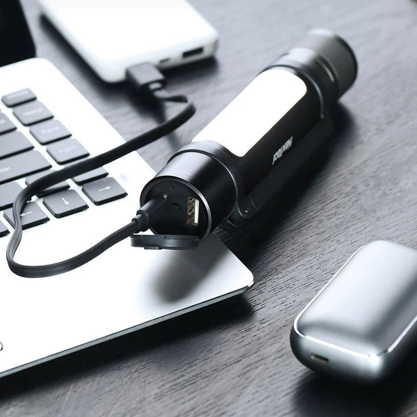 Dual-light Zoomable Flashlight