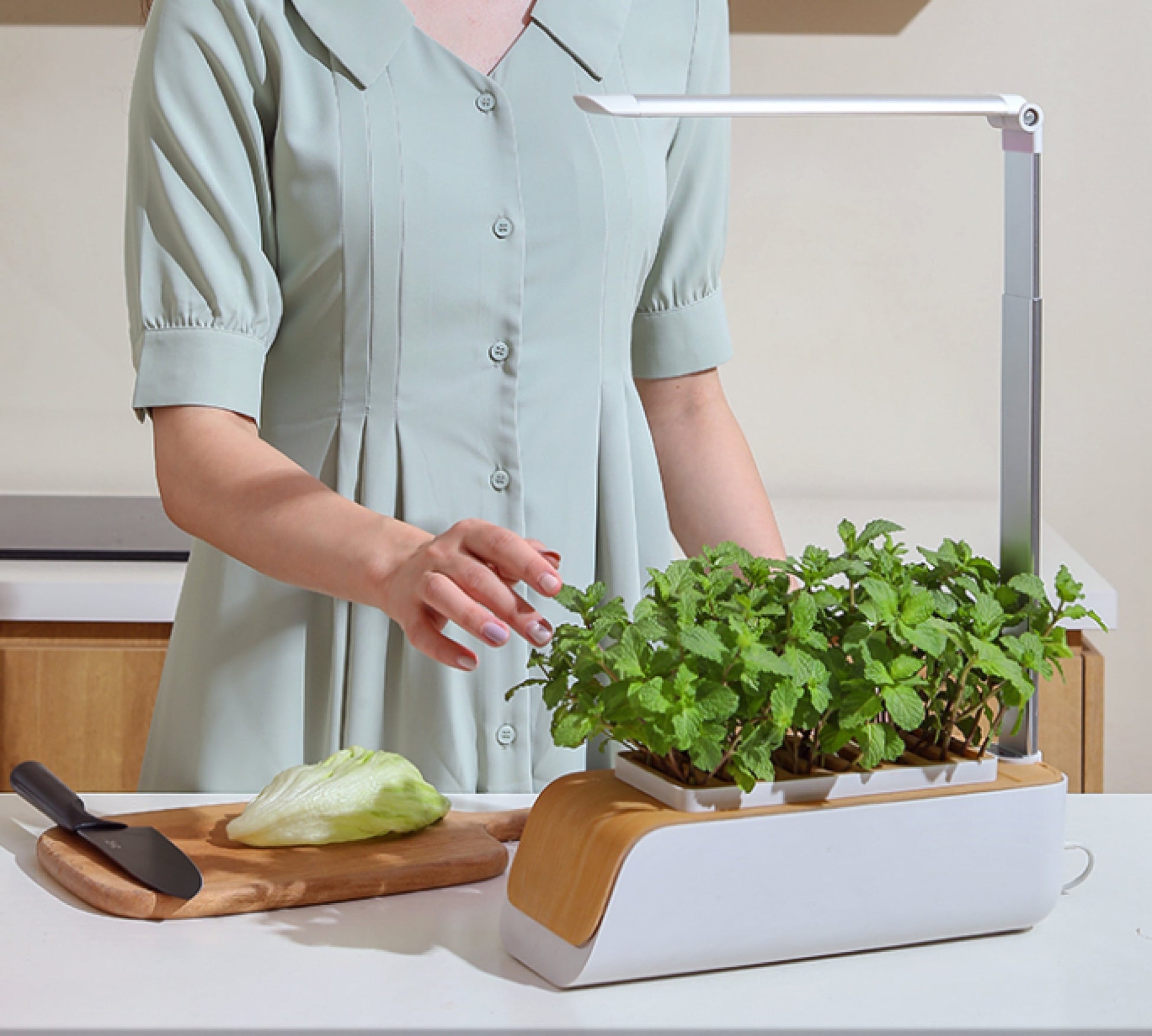 The perfect indoor smart garden for your home easy to use grow anything no pods Verdmo 