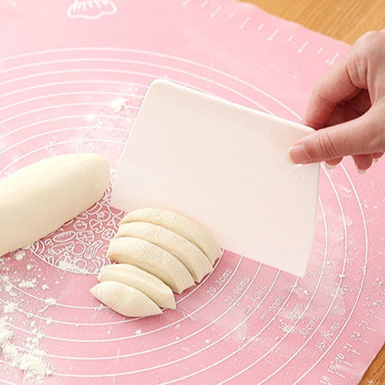 Pastry Dough Scraper Cutter Plastic Baking Cake Decorating Kitchen Tool