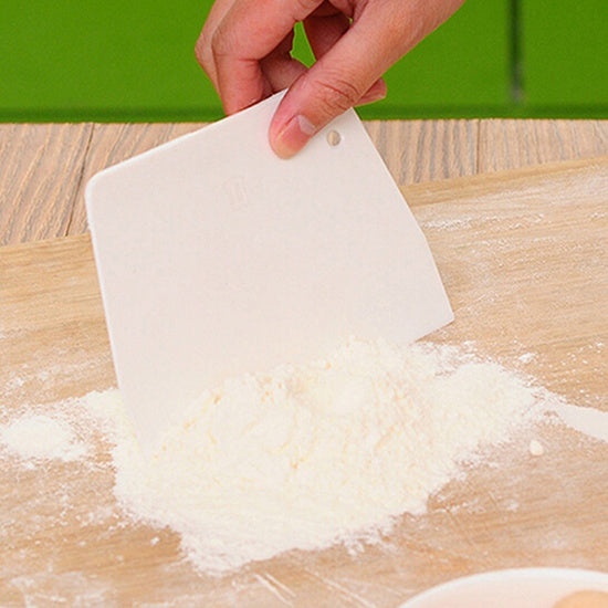 Pastry Dough Scraper Cutter Plastic Baking Cake Decorating Kitchen Tool